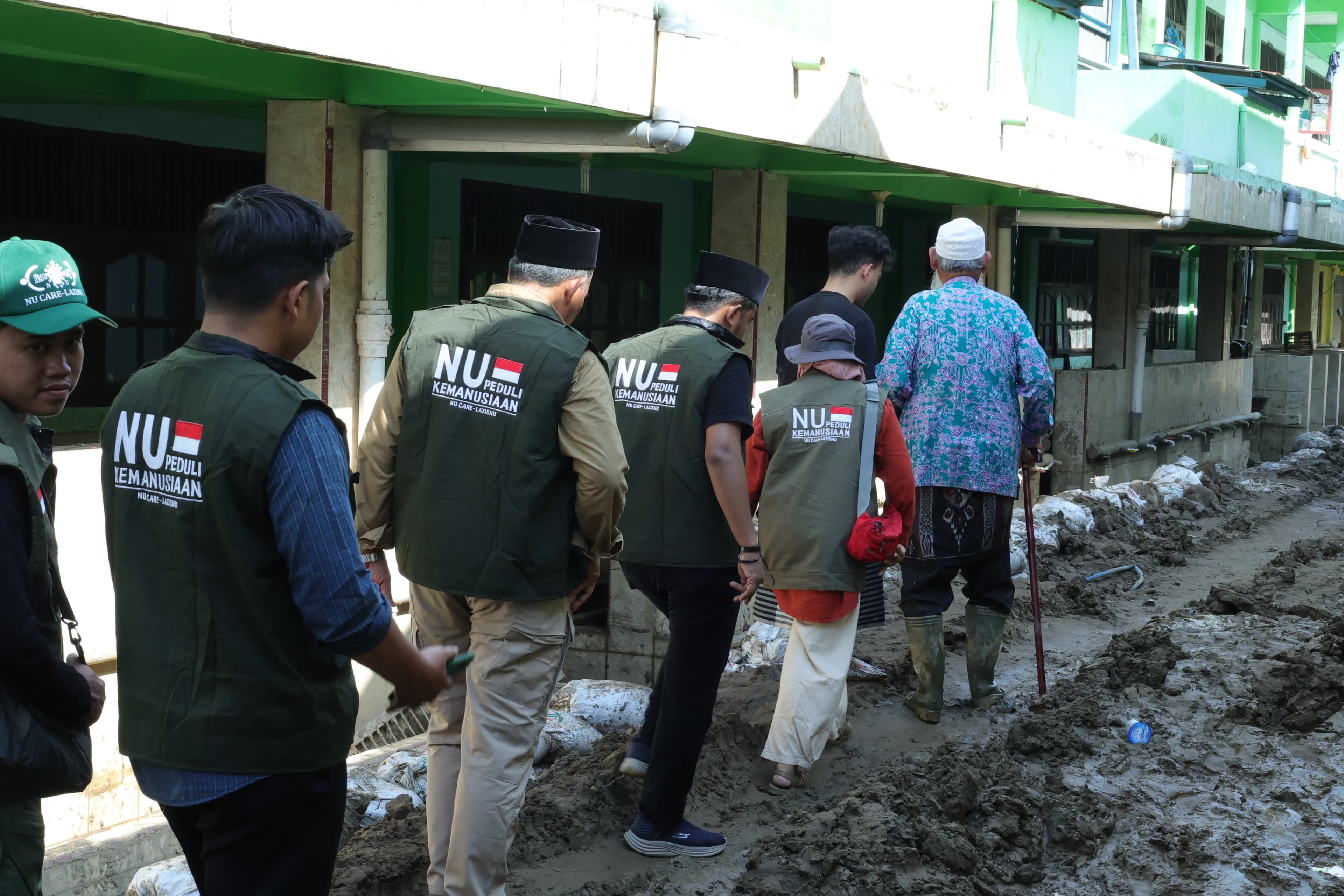 Hero Illustration - Helping Communities 1